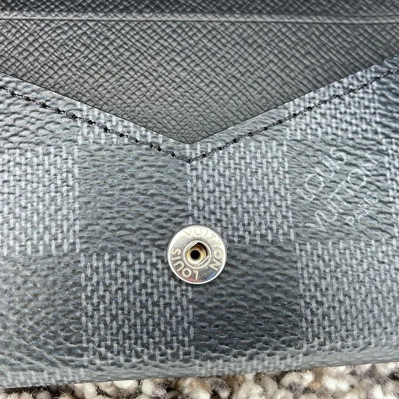 Authentic Louis Vuitton, Damier graphite, card case wallet - Picture 9 of 9